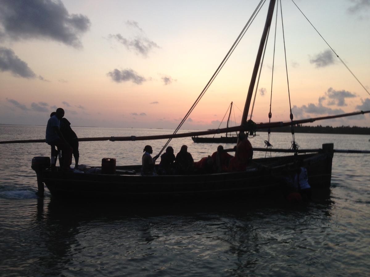 Butiama Marine Camp Hotel Utende ภายนอก รูปภาพ